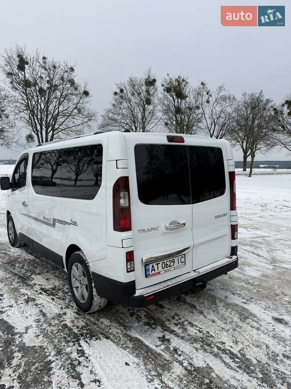Мінівен Renault Trafic 2015 в Володимирі