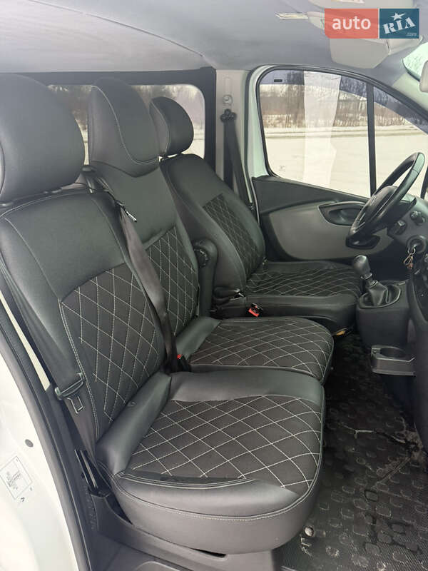 Мінівен Renault Trafic 2015 в Володимирі