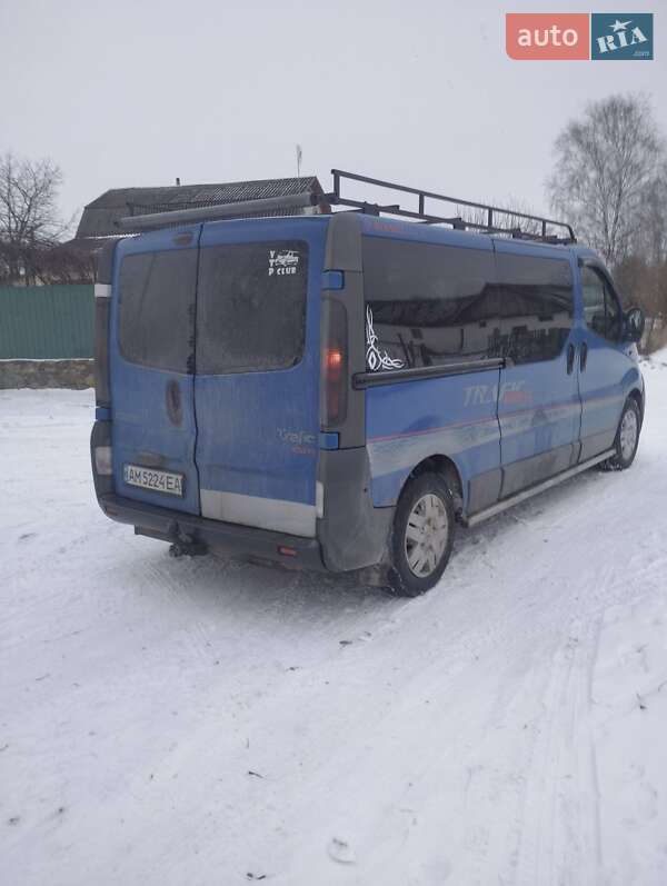 Мінівен Renault Trafic 2004 в Звягелі
