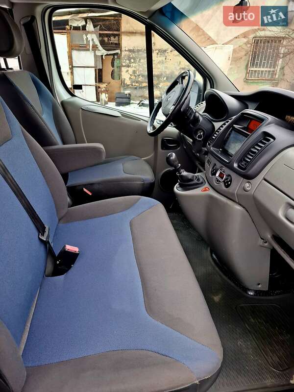 Минивэн Renault Trafic 2012 в Одессе фото 24 Минивэн Renault Trafic 2012 в Одессе