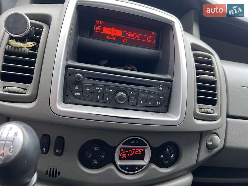 Мінівен Renault Trafic 2013 в Львові фото 11 Мінівен Renault Trafic 2013 в Львові