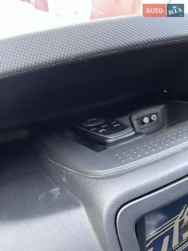 Вантажний фургон Renault Trafic 2013 в Києві