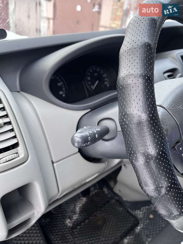 Вантажний фургон Renault Trafic 2013 в Києві