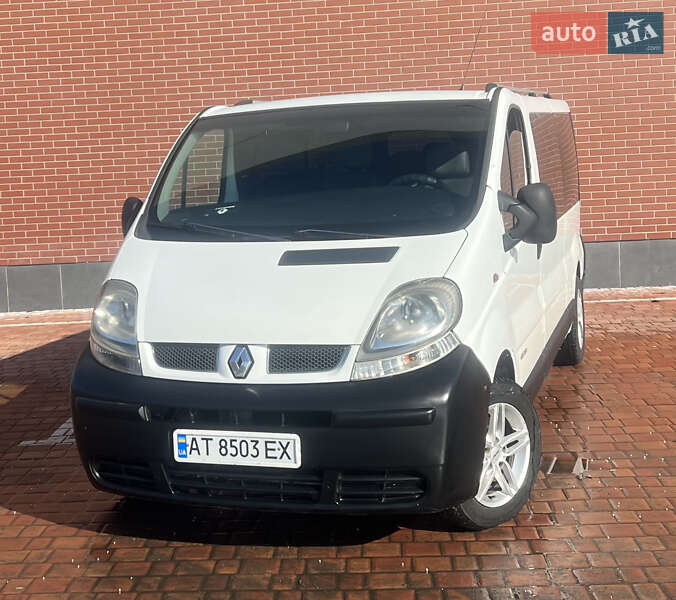 Мінівен Renault Trafic 2006 в Одесі