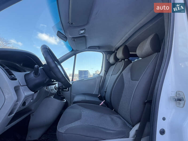 Мінівен Renault Trafic 2006 в Одесі