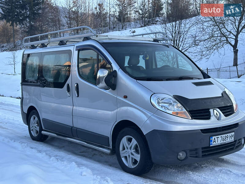 Минивэн Renault Trafic 2007 в Делятине