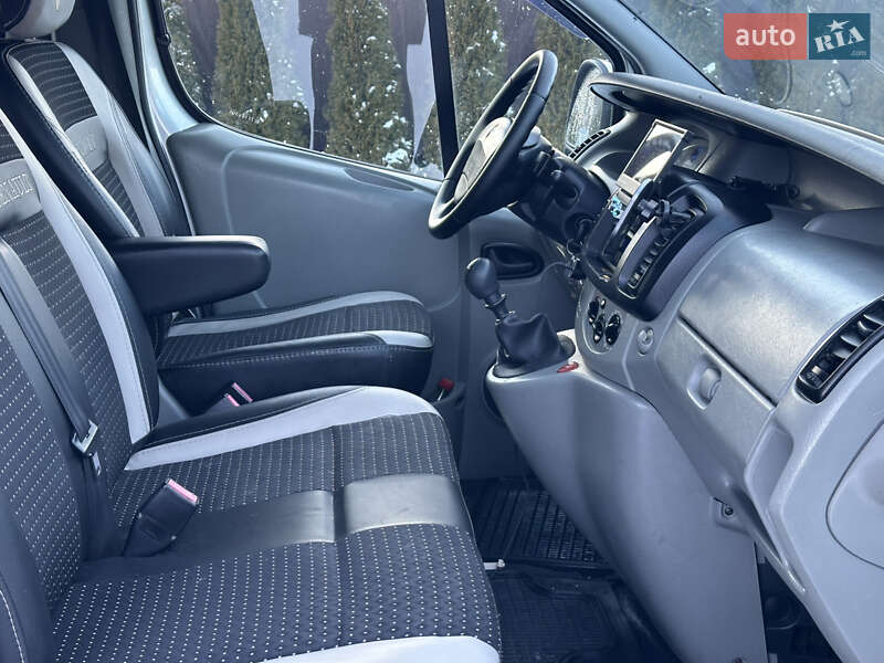 Минивэн Renault Trafic 2007 в Делятине