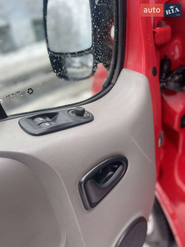 Мінівен Renault Trafic 2012 в Бродах