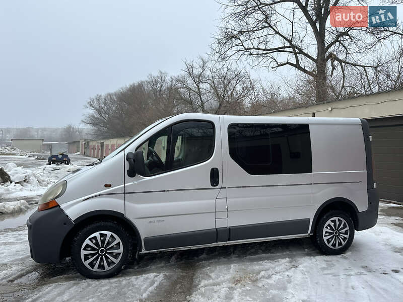 Мінівен Renault Trafic 2003 в Кам'янець-Подільському фото 3 Мінівен Renault Trafic 2003 в Кам'янець-Подільському
