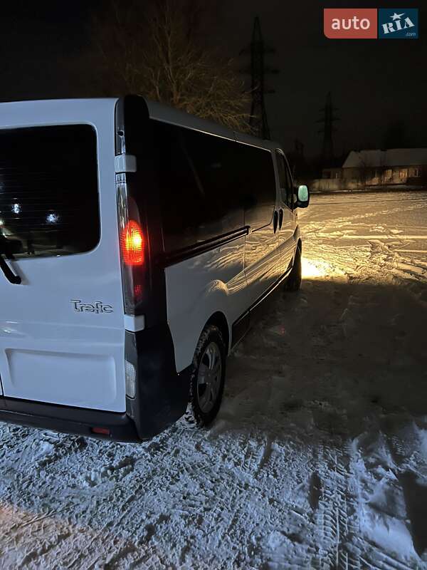 Минивэн Renault Trafic 2004 в Почаеве фото 4 Минивэн Renault Trafic 2004 в Почаеве