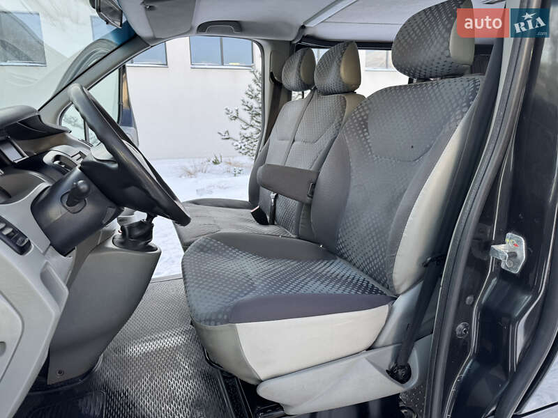 Минивэн Renault Trafic 2008 в Луцке