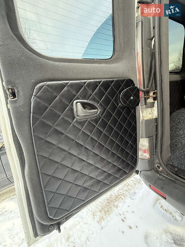 Минивэн Renault Trafic 2005 в Кременце фото 39 Минивэн Renault Trafic 2005 в Кременце