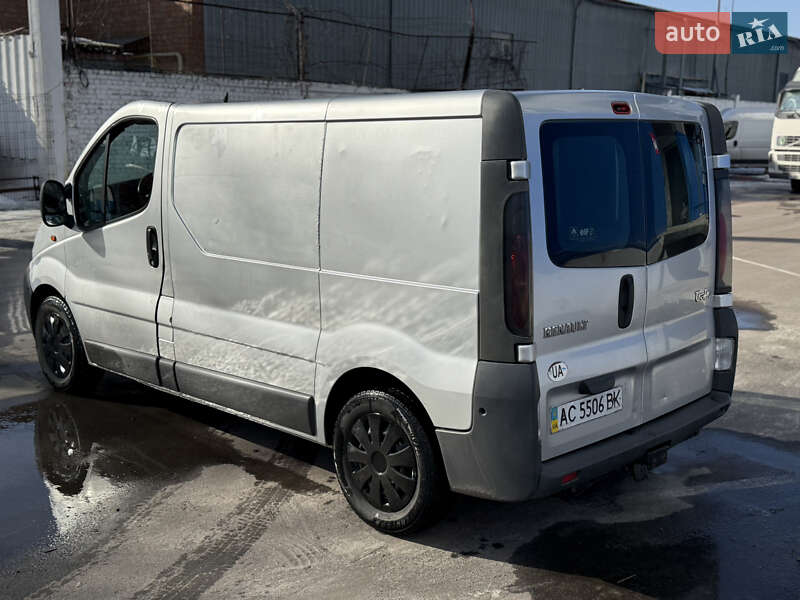 Вантажний фургон Renault Trafic 2006 в Києві