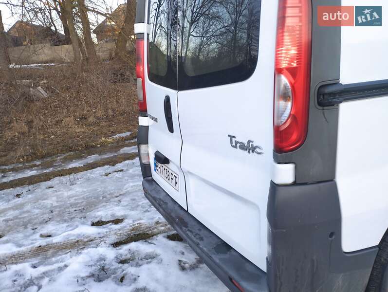 Мінівен Renault Trafic 2006 в Смілі фото 9 Мінівен Renault Trafic 2006 в Смілі