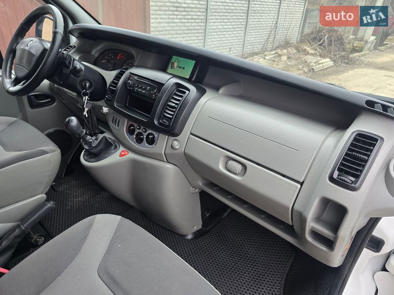 Мінівен Renault Trafic 2008 в Запоріжжі