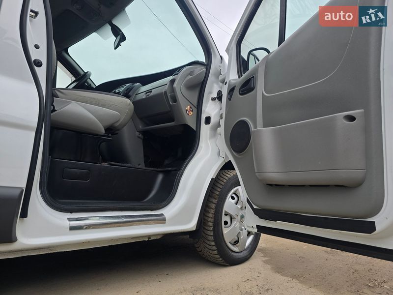 Мінівен Renault Trafic 2008 в Запоріжжі