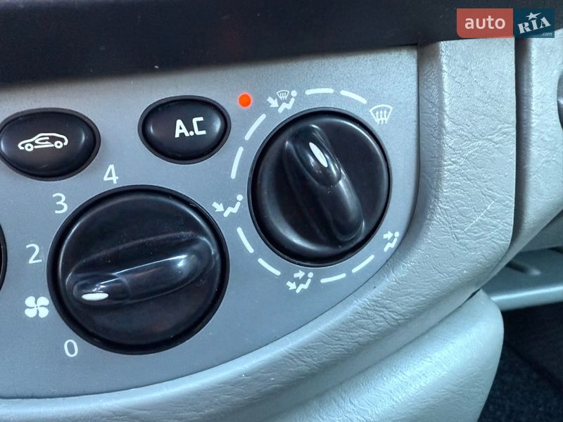 Минивэн Renault Trafic 2010 в Луцке