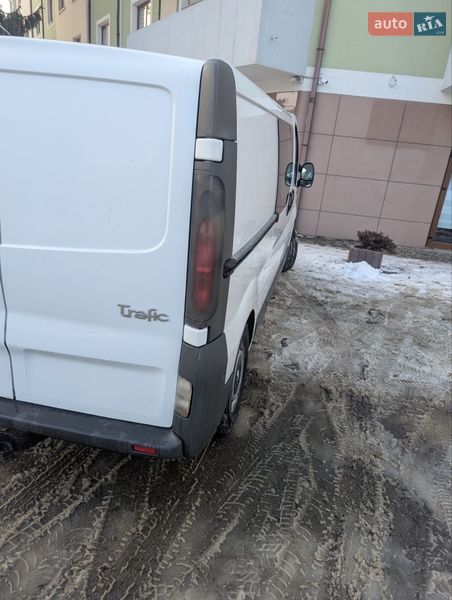 Грузопассажирский фургон Renault Trafic 2003 в Львове
