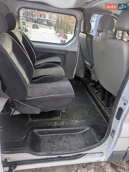 Грузопассажирский фургон Renault Trafic 2003 в Львове