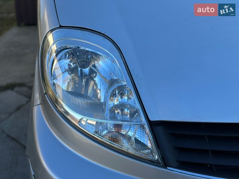 Мінівен Renault Trafic 2007 в Івано-Франківську