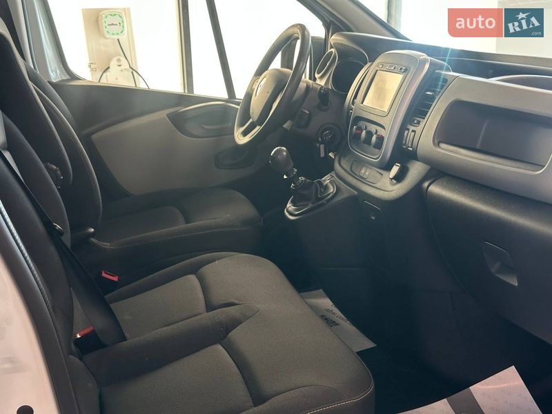 Минивэн Renault Trafic 2015 в Львове