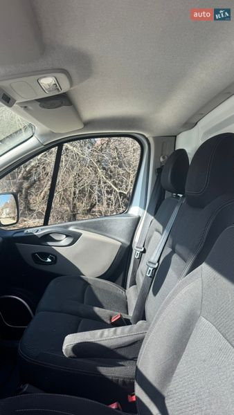 Грузовой фургон Renault Trafic 2017 в Львове