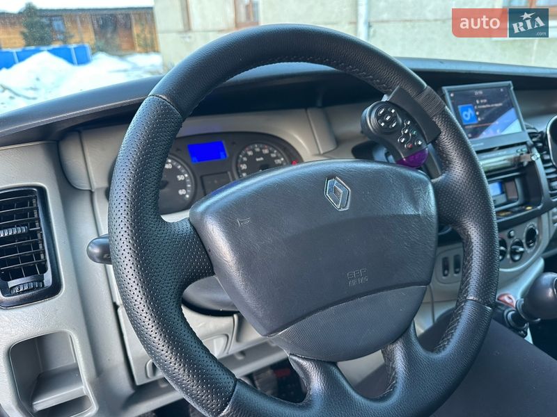 Минивэн Renault Trafic 2007 в Делятине