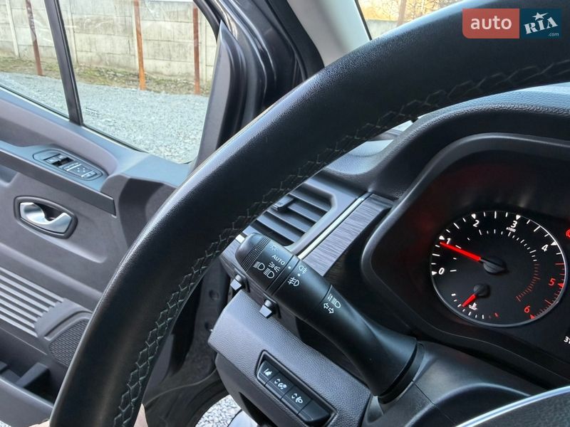 Вантажний фургон Renault Trafic 2022 в Рівному