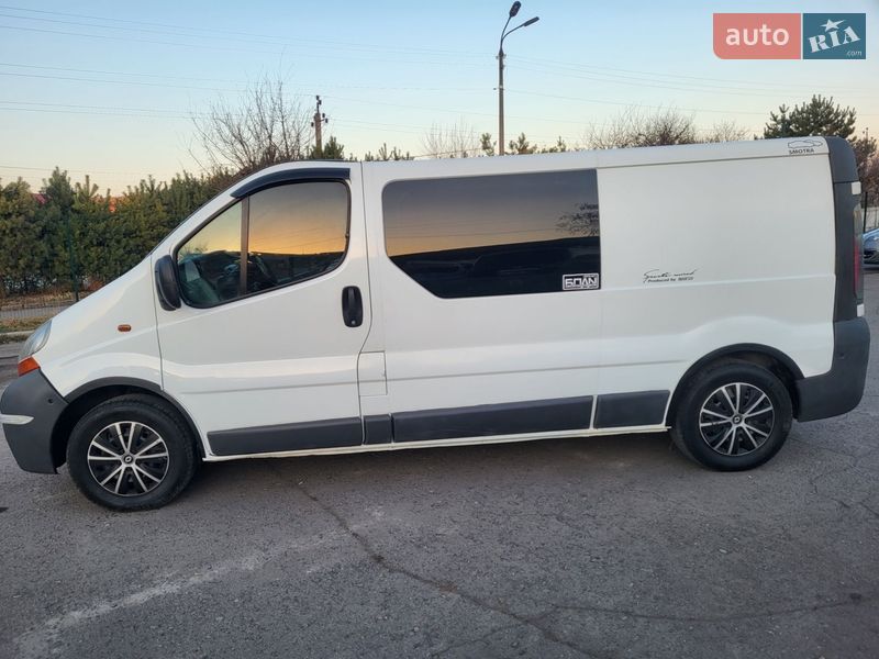 Мінівен Renault Trafic 2004 в Хмельницькому
