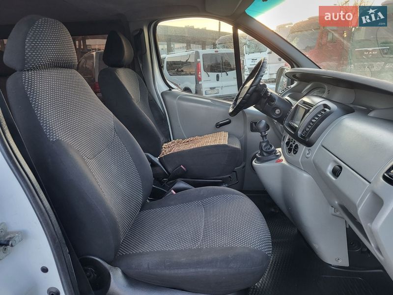Мінівен Renault Trafic 2004 в Хмельницькому