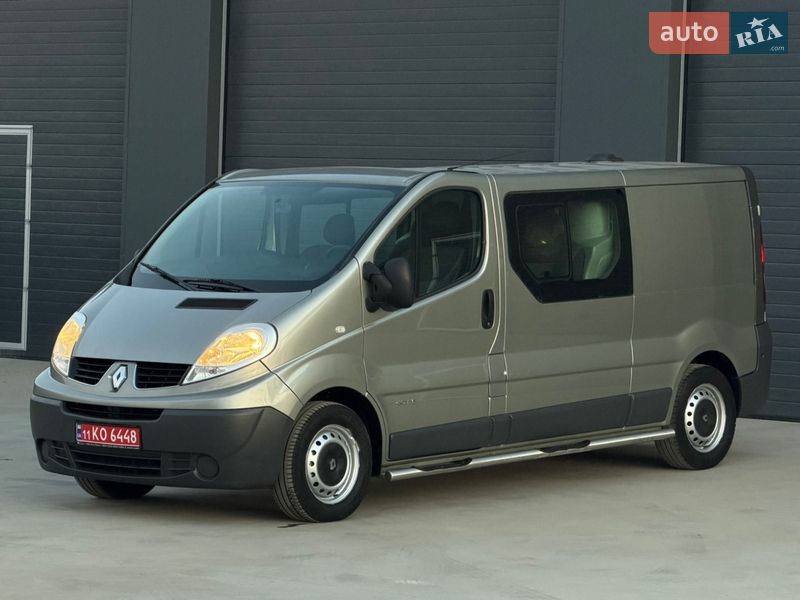 Вантажопасажирський фургон Renault Trafic 2012 в Дубні