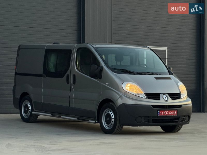 Вантажопасажирський фургон Renault Trafic 2012 в Дубні