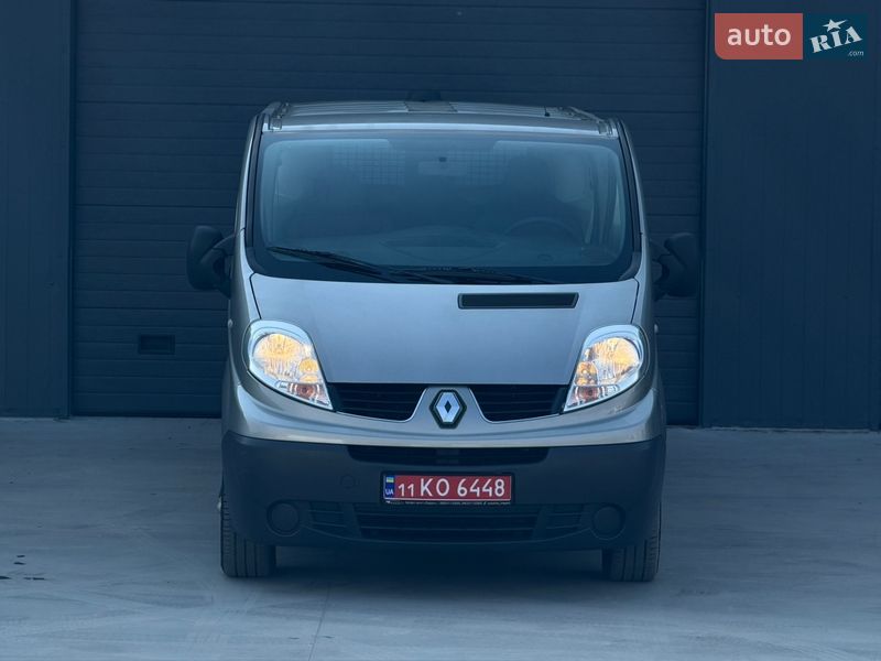 Вантажопасажирський фургон Renault Trafic 2012 в Дубні