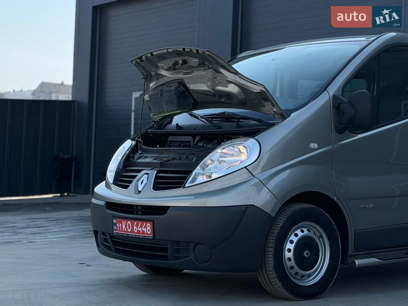 Вантажопасажирський фургон Renault Trafic 2012 в Дубні