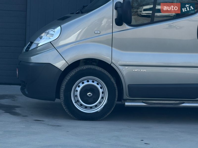 Вантажопасажирський фургон Renault Trafic 2012 в Дубні