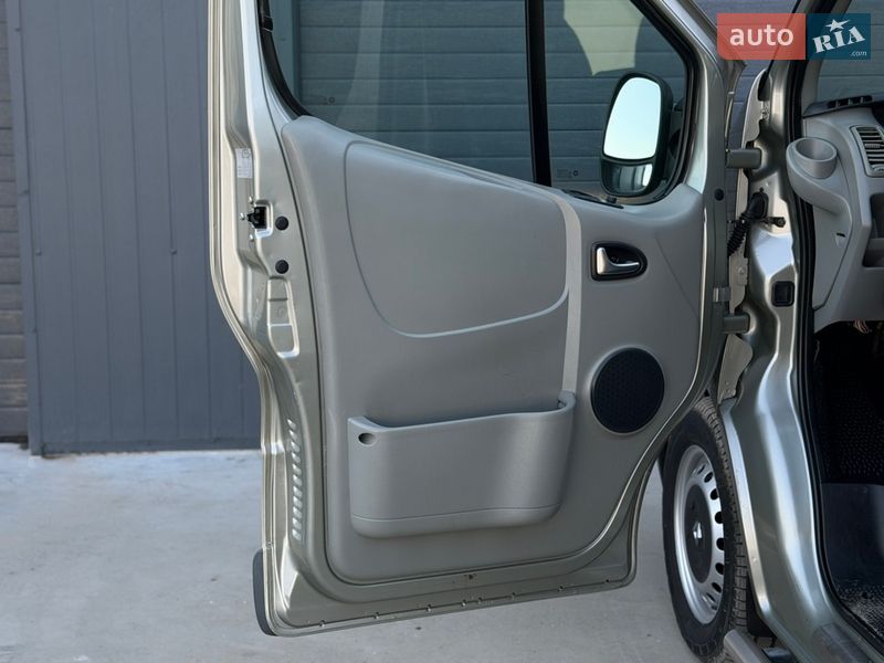 Вантажопасажирський фургон Renault Trafic 2012 в Дубні