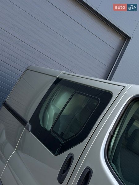 Вантажопасажирський фургон Renault Trafic 2012 в Дубні