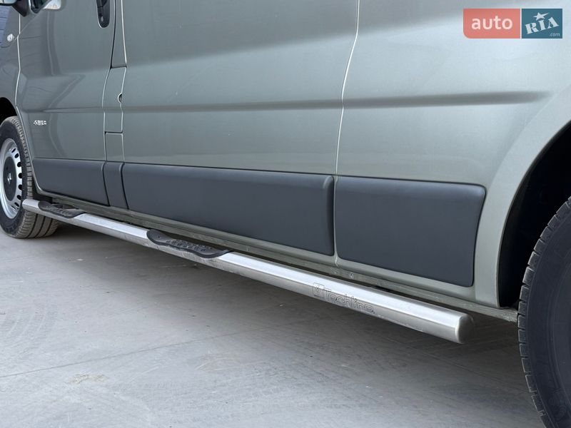 Вантажопасажирський фургон Renault Trafic 2012 в Дубні