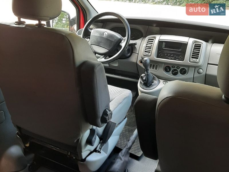 Грузопассажирский фургон Renault Trafic 2010 в Полтаве