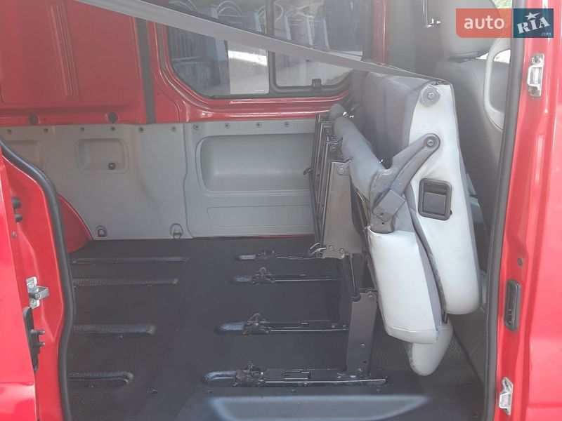 Грузопассажирский фургон Renault Trafic 2010 в Полтаве
