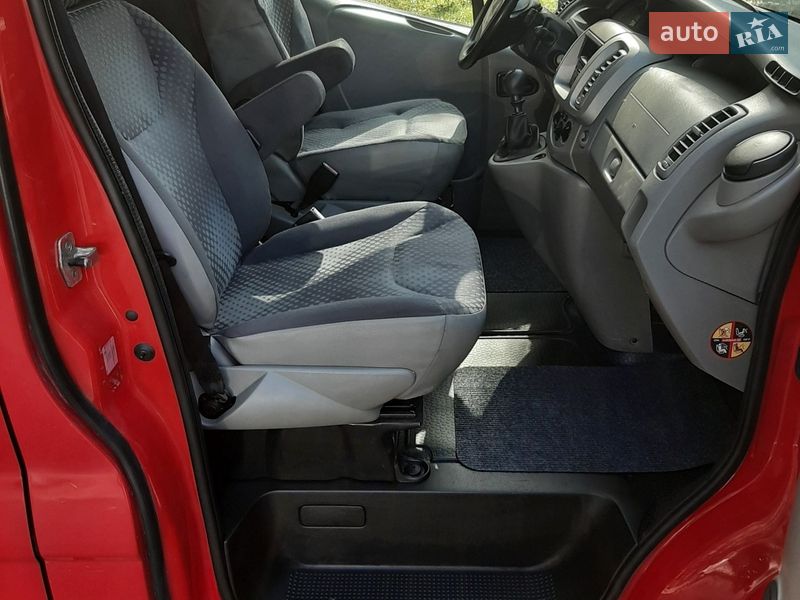 Грузопассажирский фургон Renault Trafic 2010 в Полтаве