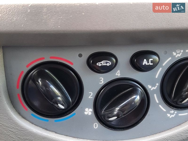 Грузопассажирский фургон Renault Trafic 2010 в Полтаве