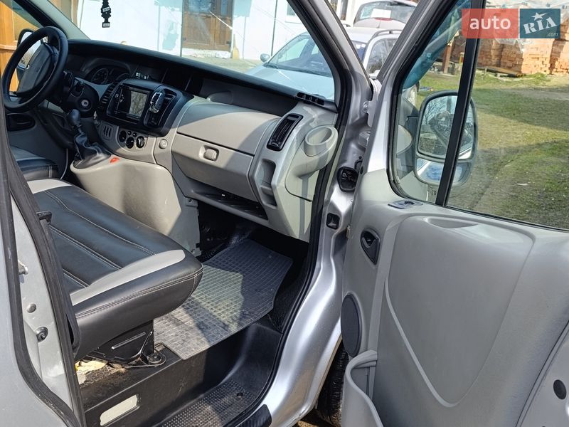 Минивэн Renault Trafic 2007 в Заставной