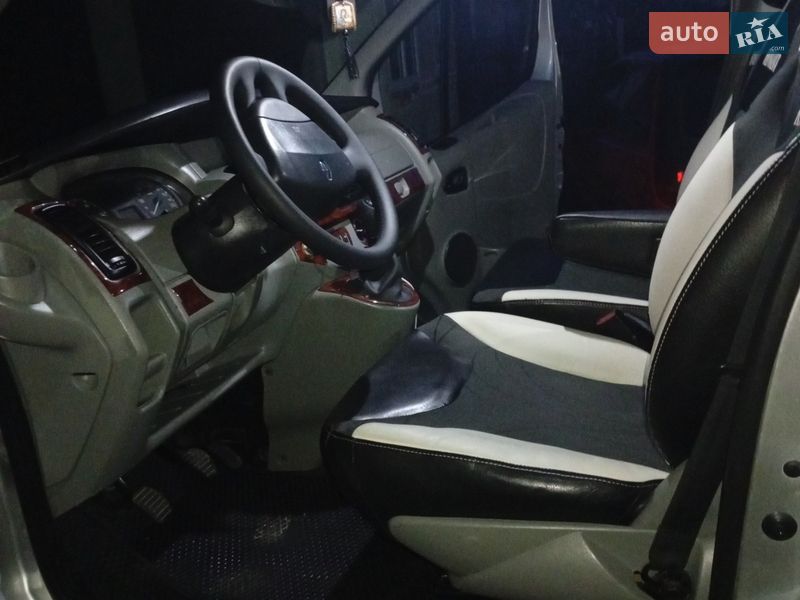 Минивэн Renault Trafic 2007 в Львове