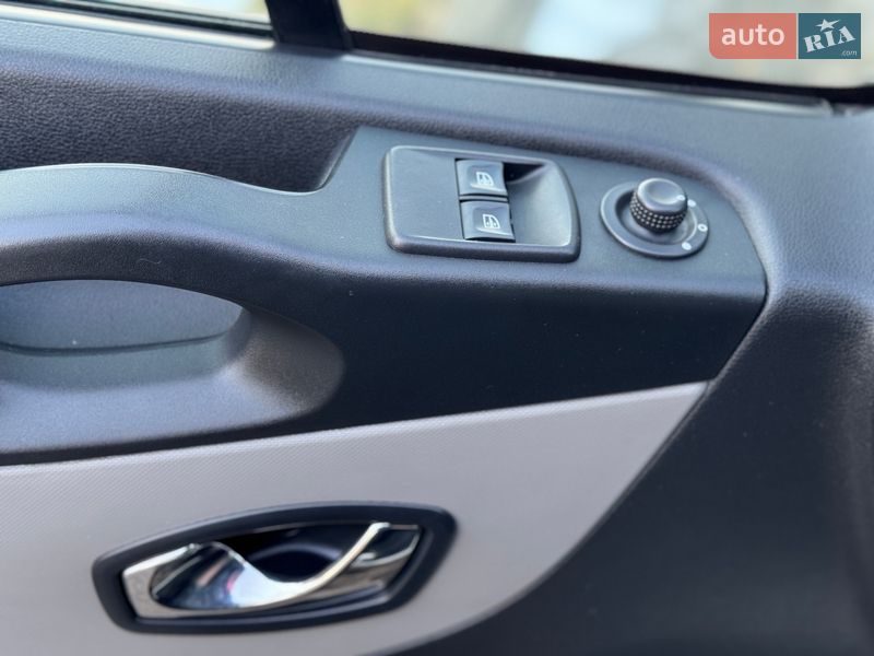 Мінівен Renault Trafic 2018 в Сарнах фото 29 Мінівен Renault Trafic 2018 в Сарнах