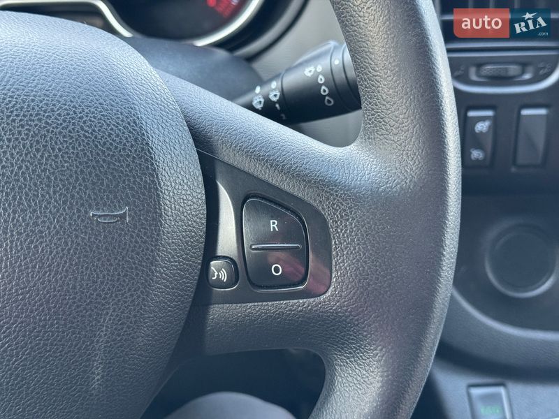 Мінівен Renault Trafic 2018 в Сарнах фото 46 Мінівен Renault Trafic 2018 в Сарнах