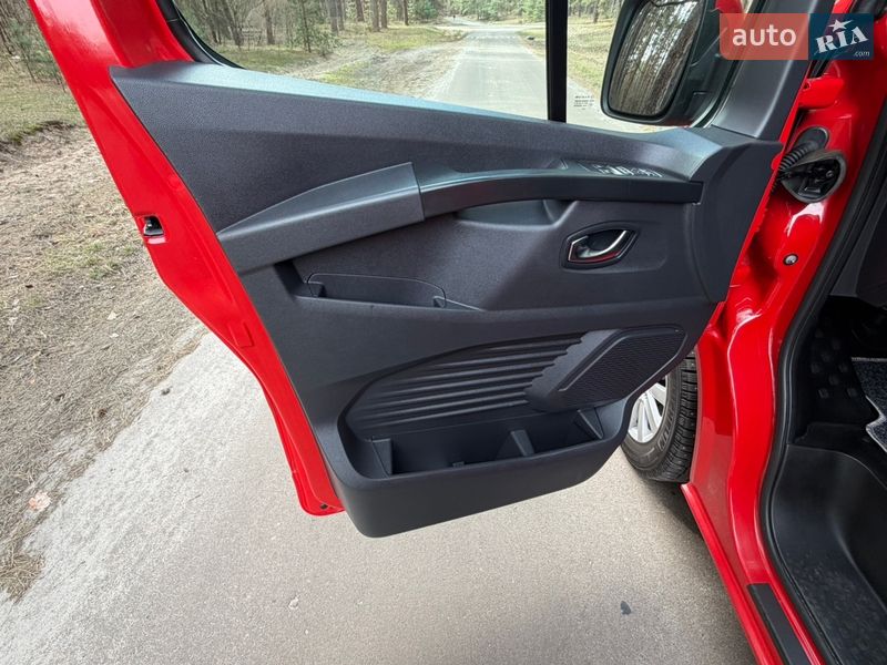 Другие грузовики Renault Trafic 2023 в Киеве