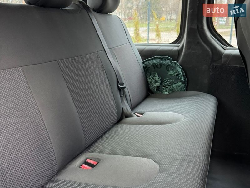 Минивэн Renault Trafic 2006 в Тернополе