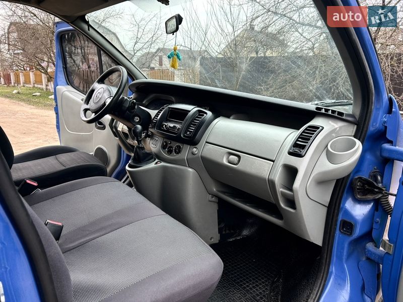 Минивэн Renault Trafic 2006 в Хмельнике фото 12 Минивэн Renault Trafic 2006 в Хмельнике
