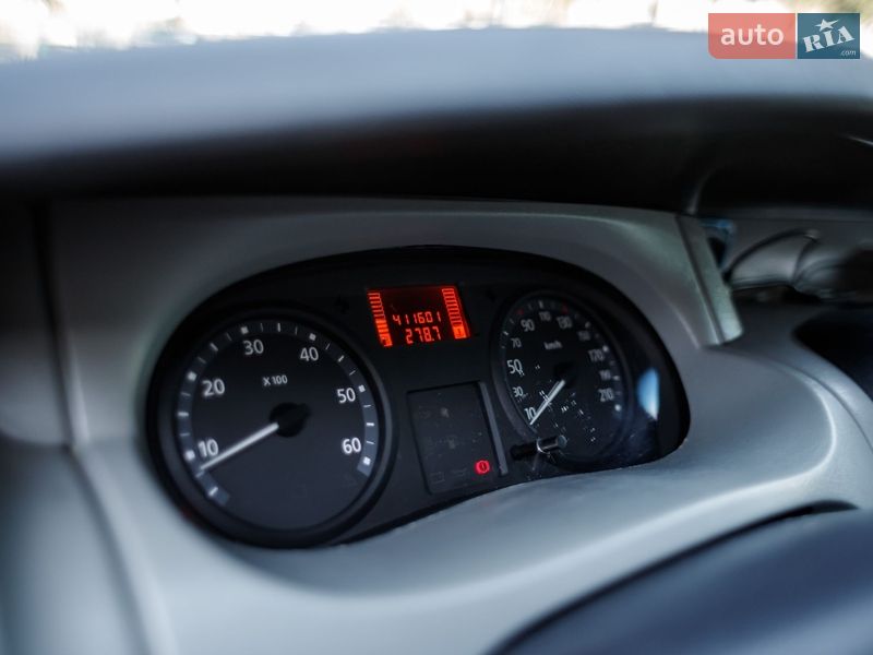 Минивэн Renault Trafic 2007 в Баре фото 21 Минивэн Renault Trafic 2007 в Баре